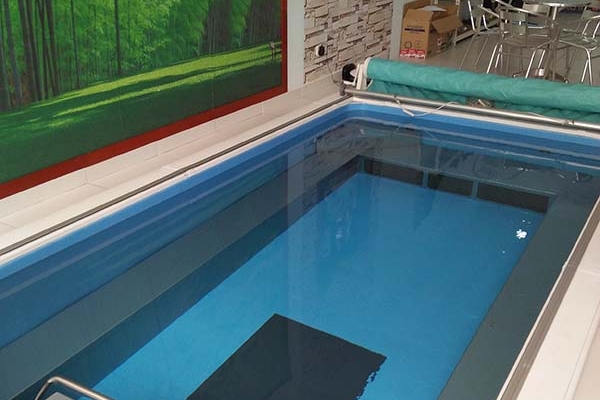 pool027B43FA91-1E92-7862-5073-3E6C1A116ACB.jpg